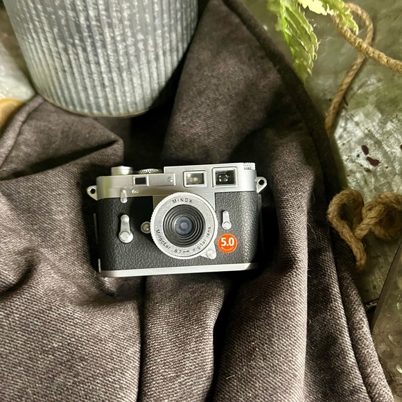 EUC Minox Leica M3 5.0 Digital Classic Camera - Picture 5 of 9
